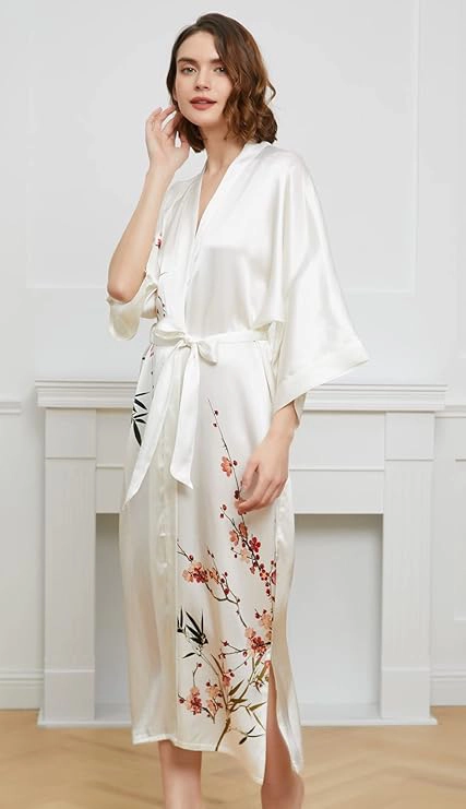 cadeau Kimono long blanc à motifs fleuris