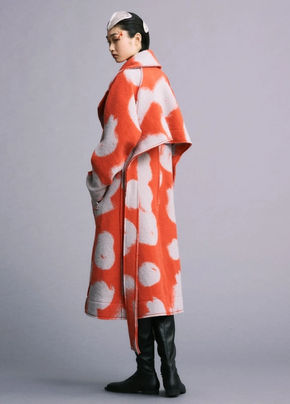kimono de la créatrice Issey Miyake