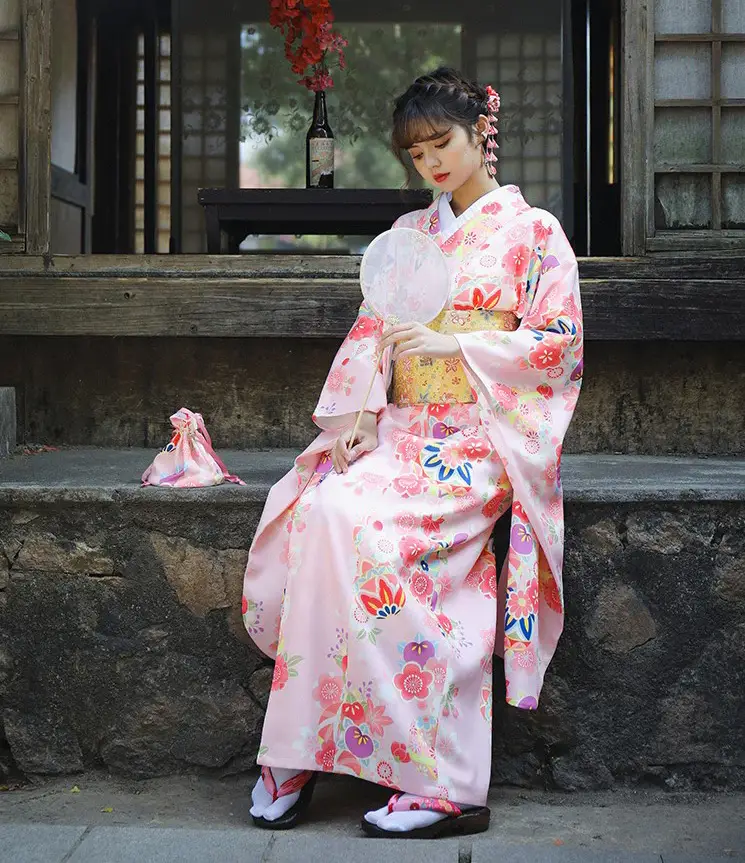 kimono japonais motif sakura