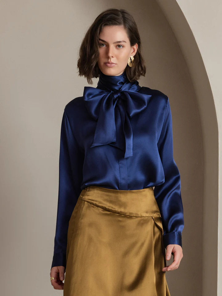 chemise soie col noué bleu